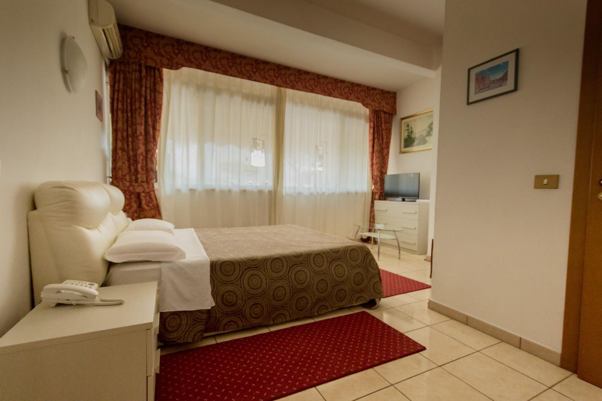 Hotel Giulietta E Romeo Casal Palocco Kültér fotó