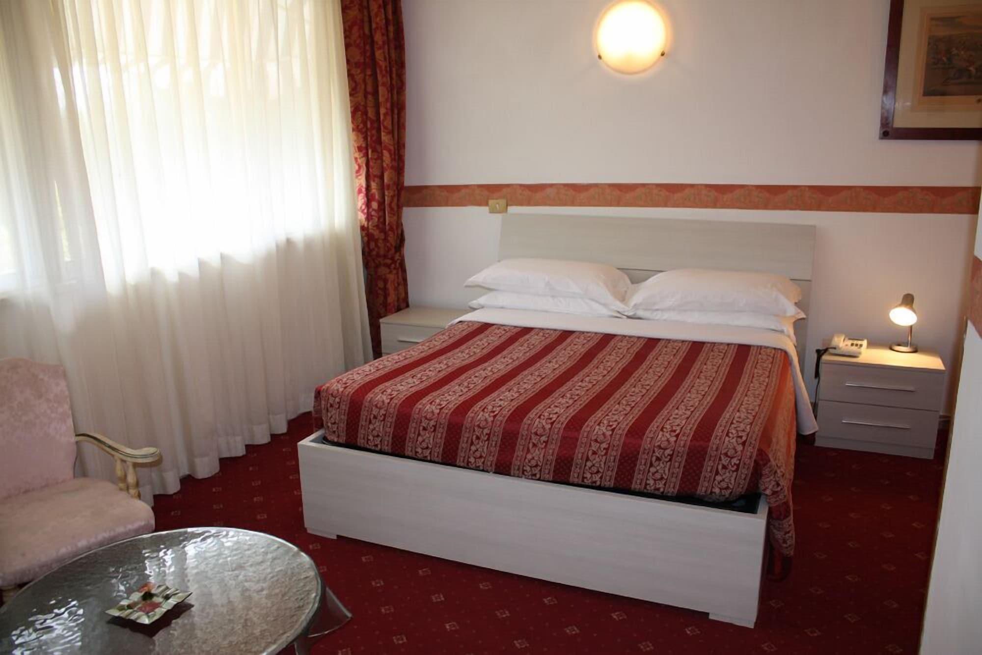 Hotel Giulietta E Romeo Casal Palocco Kültér fotó