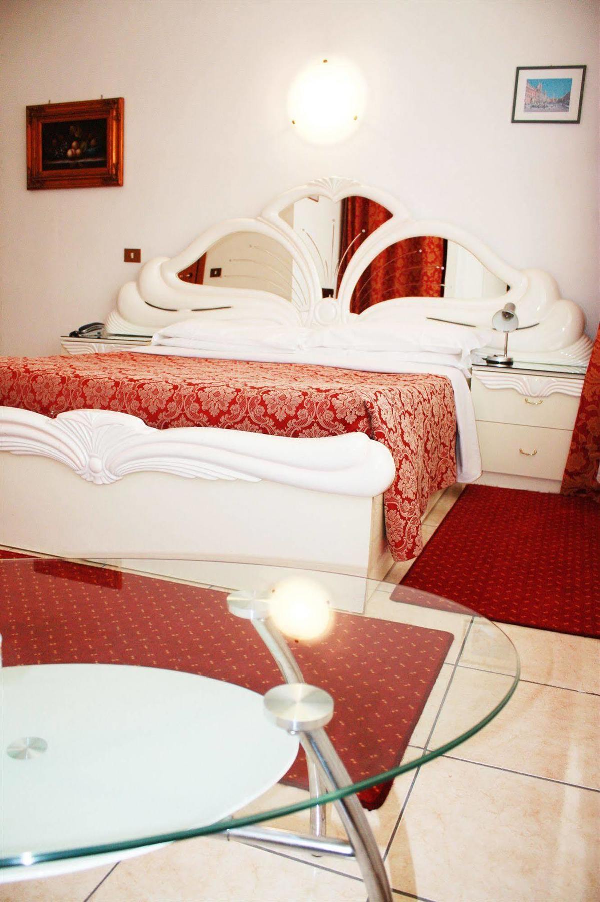 Hotel Giulietta E Romeo Casal Palocco Kültér fotó