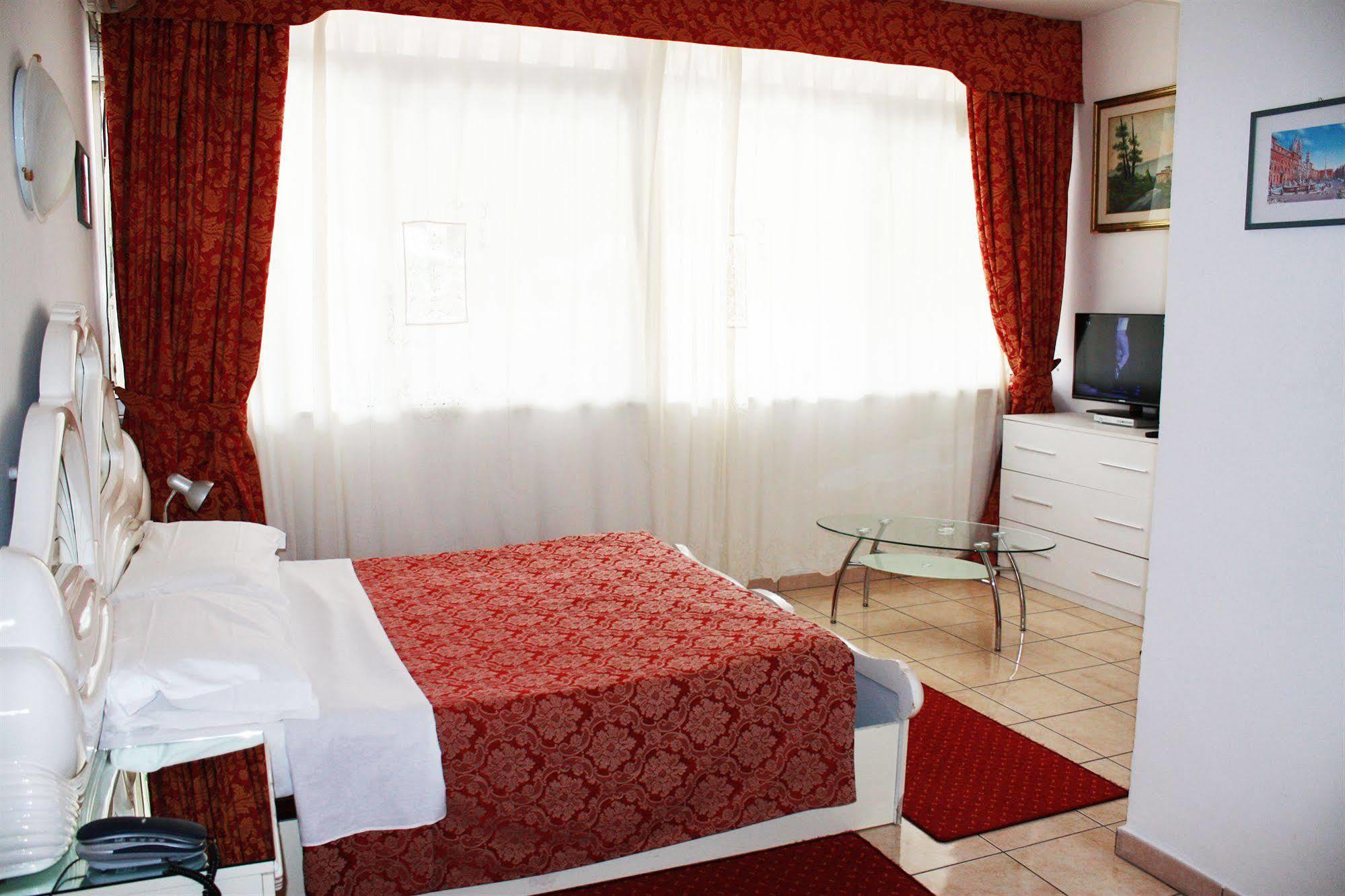 Hotel Giulietta E Romeo Casal Palocco Kültér fotó