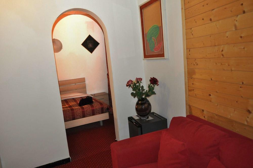 Hotel Giulietta E Romeo Casal Palocco Kültér fotó